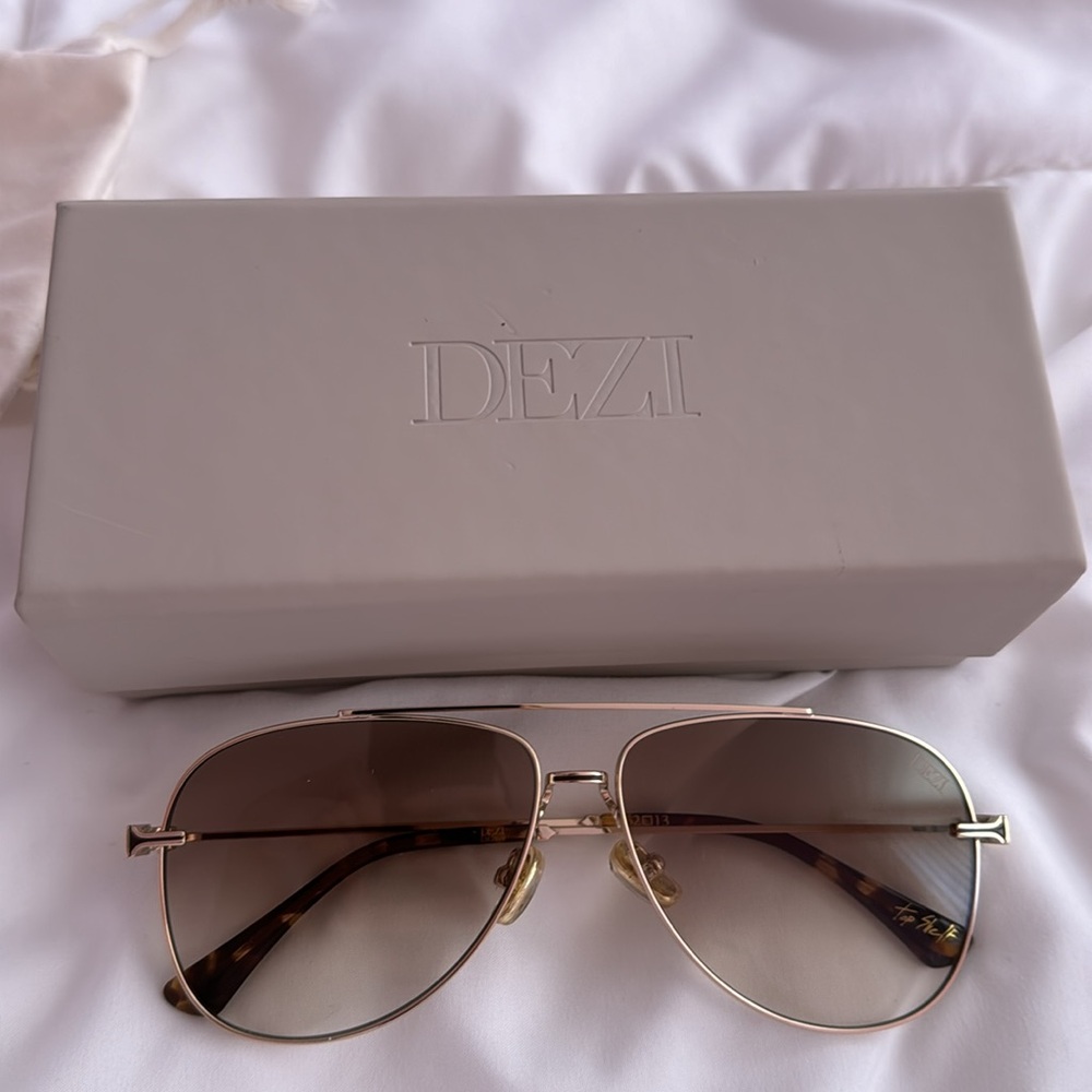 Dezi Top Shelf Sunglasses Gold Gradient - Picture 5 of 6